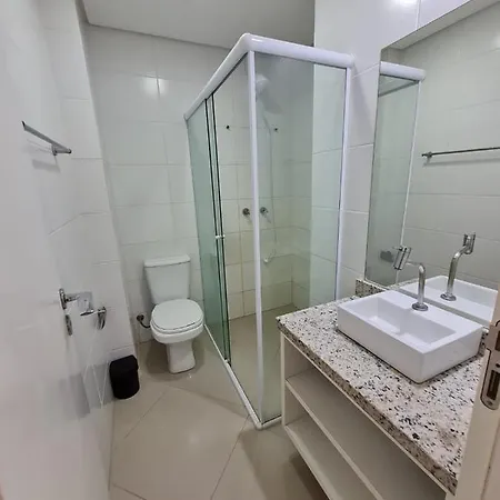 Amplo E Aconchegante Apartamento Com 3 Quartos A 50M Da Praia De Bombas Bombinhas Exterior photo